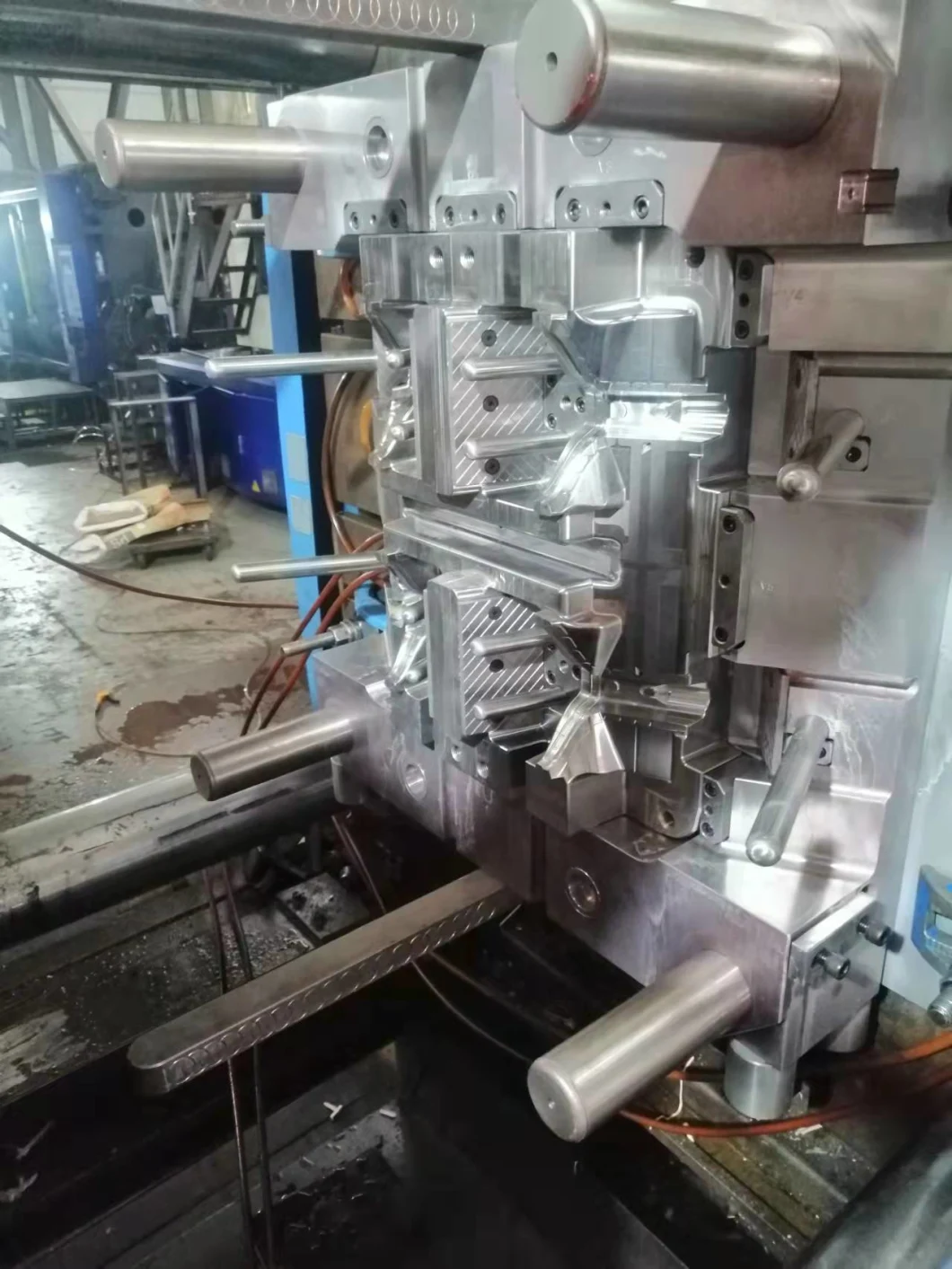 Moulding Producer Custom Plastic Injection Mold for Vacuum Cleaner Components
